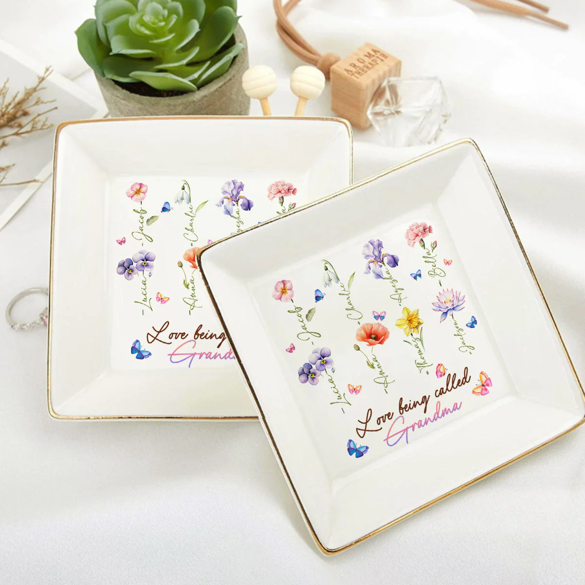 Love Being Called Grandma - Personalized Jewelry Dish - Gift For Grandma, Mom, Girlfriend, Wife, Bestie, Sister - NH96 - Image 4
