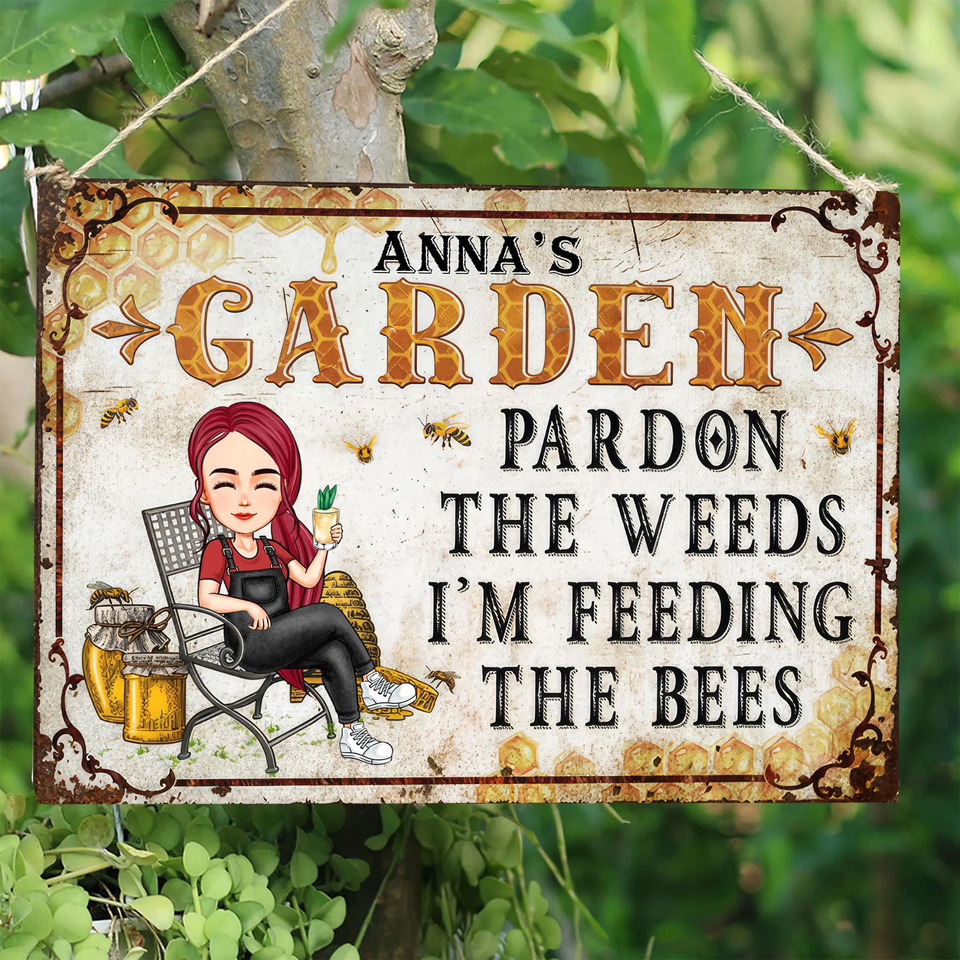Pardon The Weeds I'm Feeding The Bees Gardening - Personalized Metal Sign - Gift For Mom, Mother's Day, Gardening Lovers, For Me Gift | GR21 NA94 - Image 2