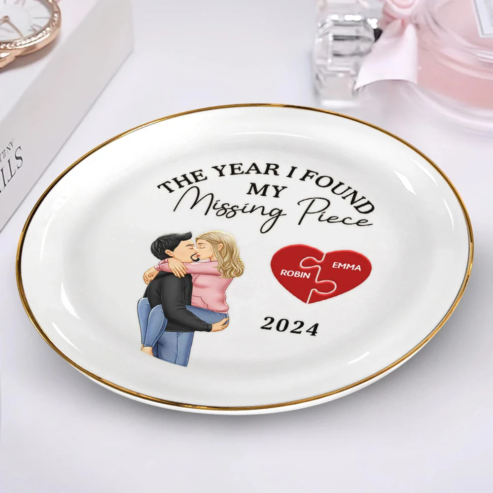 The Year I Found My Missing Piece - Personalized Jewelry Dish - Gift For Couple, Husband Wife, Anniversary Gift - GR7 NA94 - Image 2